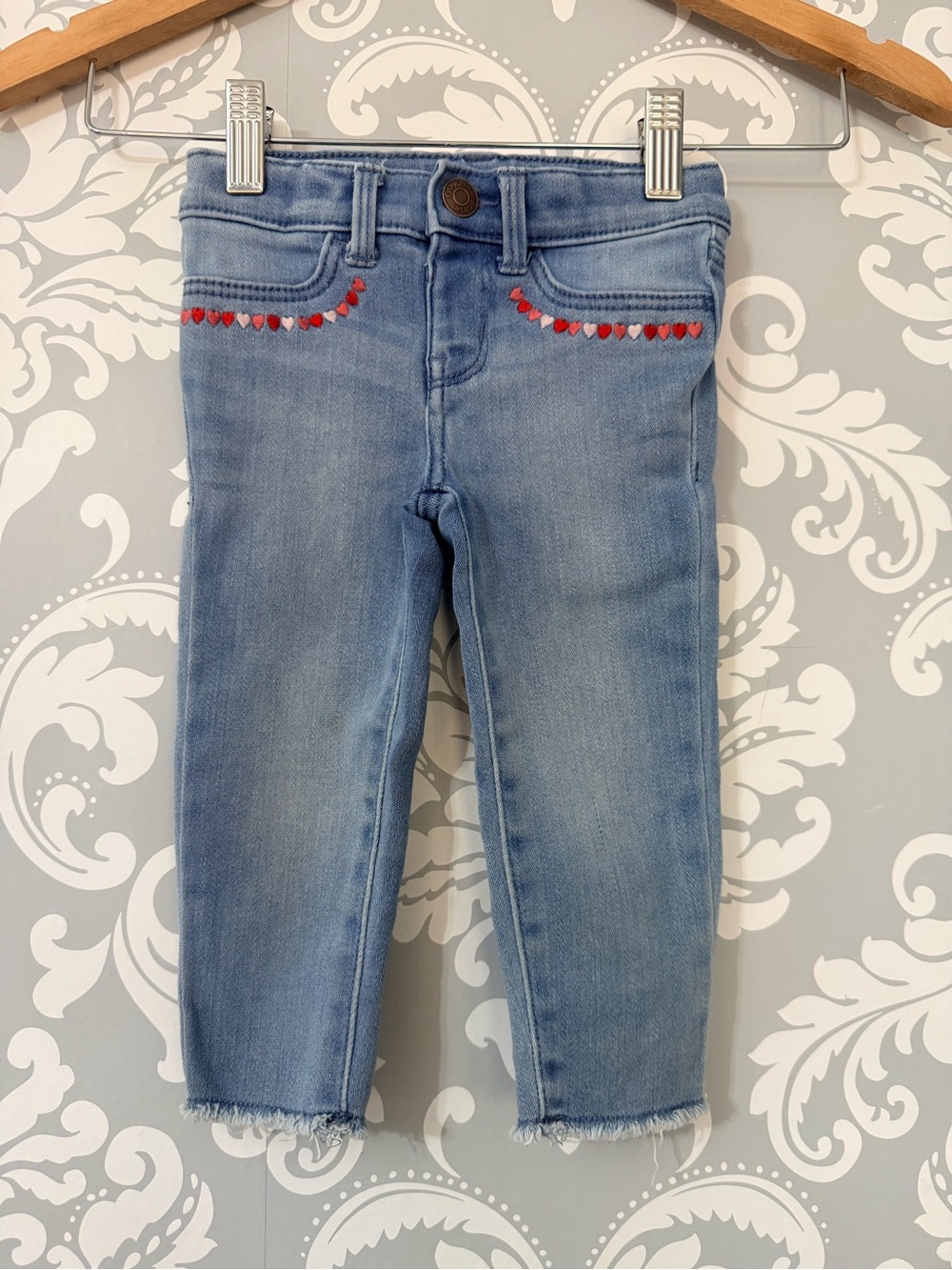 💫10/$25 • Osh Kosh Light Wash Denim Kids Jeans with Red Heart Trim